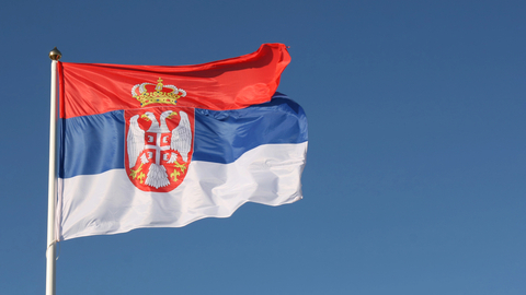 V Srbsku začal soudní proces s rodiči chlapce, který na základní škole zastřelil 10 lidí