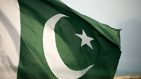 V Pákistánu dnes ráno začaly parlamentní volby, vláda krátce předtím pozastavila fungování mobilních sítí v celé zemi
