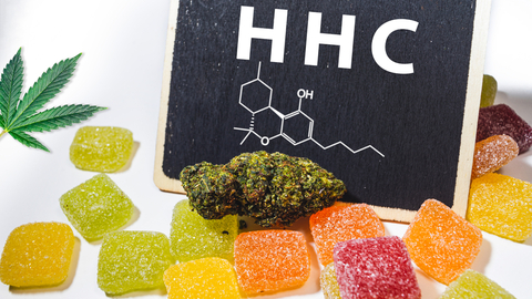 Po užití želatinových proužků s obsahem látky HHC musela být mladistvá dívka hospitalizována v nemocnici