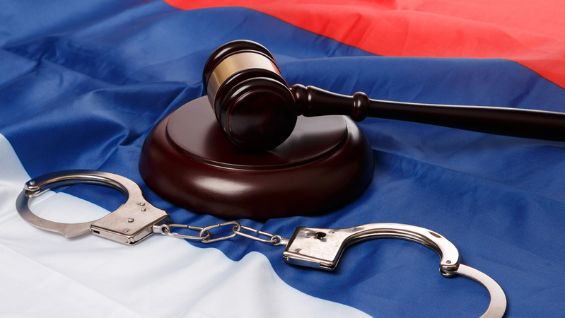 Ruský soud odsoudil amerického občana ke 21 rokům vězení za zneužívání dětí