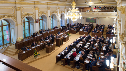 Vláda odmítla návrh hnutí ANO na uspořádání referenda mimo jiné ke korespondenční volbě