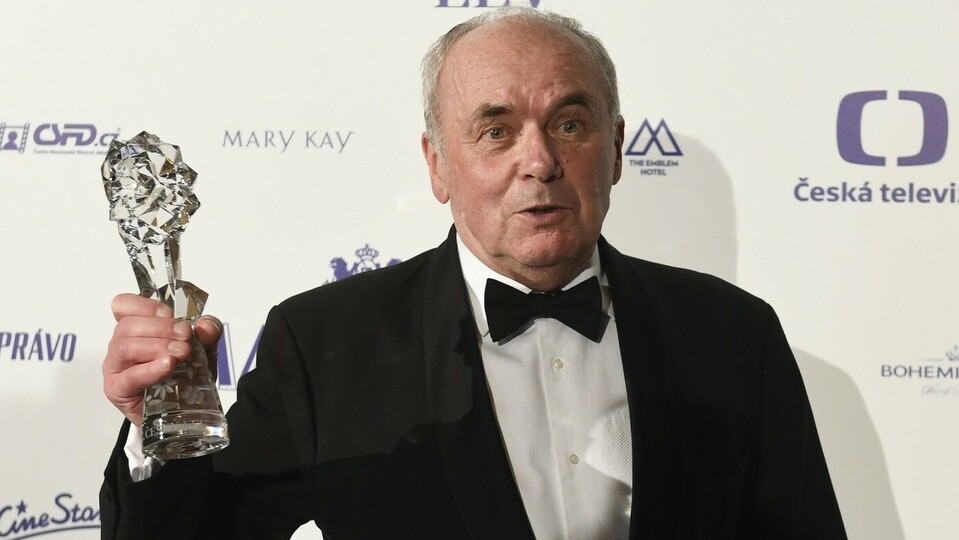 Českého lva za mimořádný přínos kinematografii převezme 9. března kameraman Vladimír Smutný
