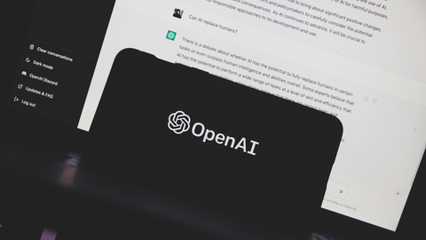 Společnost OpenAI, která vyvinula chatovací systém ChatGPT, se brání žalobě Elona Muska, prý nad ní chtěl převzít kontrolu