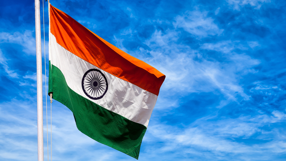 Indické námořnictvo oznámili převzetí kontroly nad nákladní lodí, kterou unesli somálští piráti