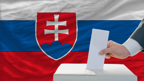 Slovensko od rána volí nového prezidenta, o funkci se uchází devět kandidátů