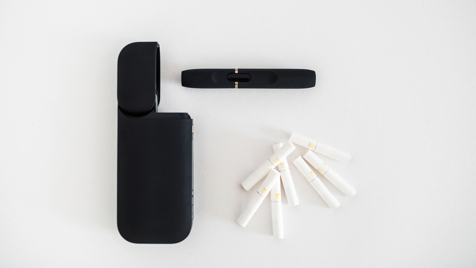 Dnes se začne plošně vybírat spotřební daň z elektronických cigaret, kterou zavedl vládní konsolidační balíček