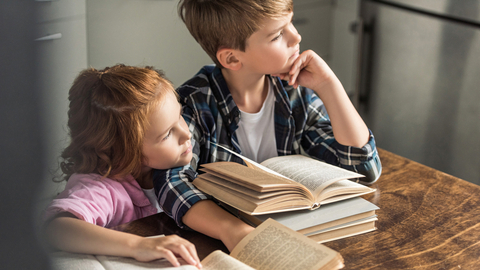 Téměř čtvrtina páťáků nedosahuje základní úrovně čtenářské gramotnosti, vyplývá to ze zprávy ČŠI