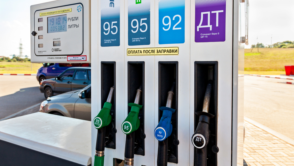 Rusko žádá Kazachstán, aby byl připraven jim v případě nedostatku dodat benzín, uvedla agentura Reuters