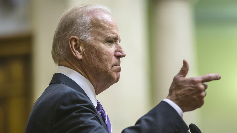 Joe Biden varoval Írán, že v případě útoku na Izrael jsou Spojené státy připraveny ho bráni