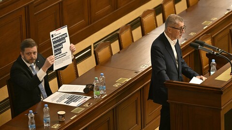 Babiš označil migrační pakt za největší zradu v novodobých dějinách ČR, které se dopustili Fiala a Rakušan 