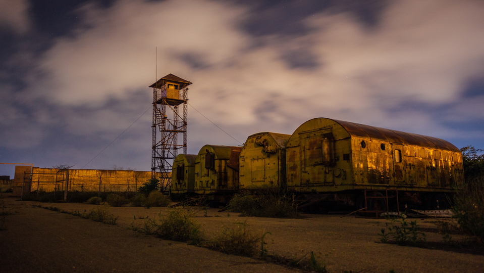 Irák vyšetřuje rozsáhlou explozi na vojenské základně, není jasné, zda šlo o útok, světové tiskové agentury