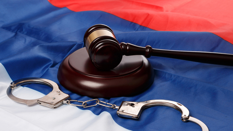 Náměstek ruského ministra obrany obviněn z korupce, soud na něj uvalil vazbu 