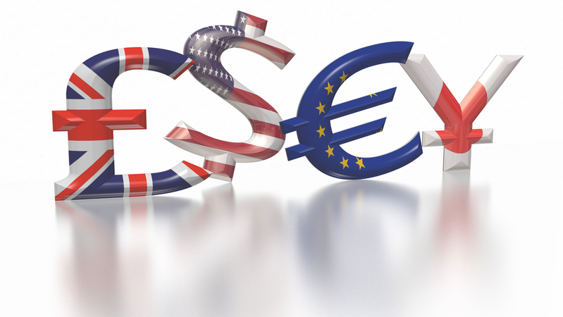 Euro sílí, dolar oproti němu naopak klesá, vůči jenu se však drží