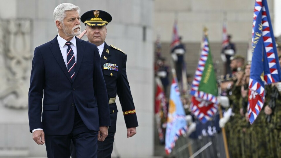 Na různých místech po ČR si dnes lidé připomenou 79. výročí konce druhé světové války, prezident jmenuje nové generály